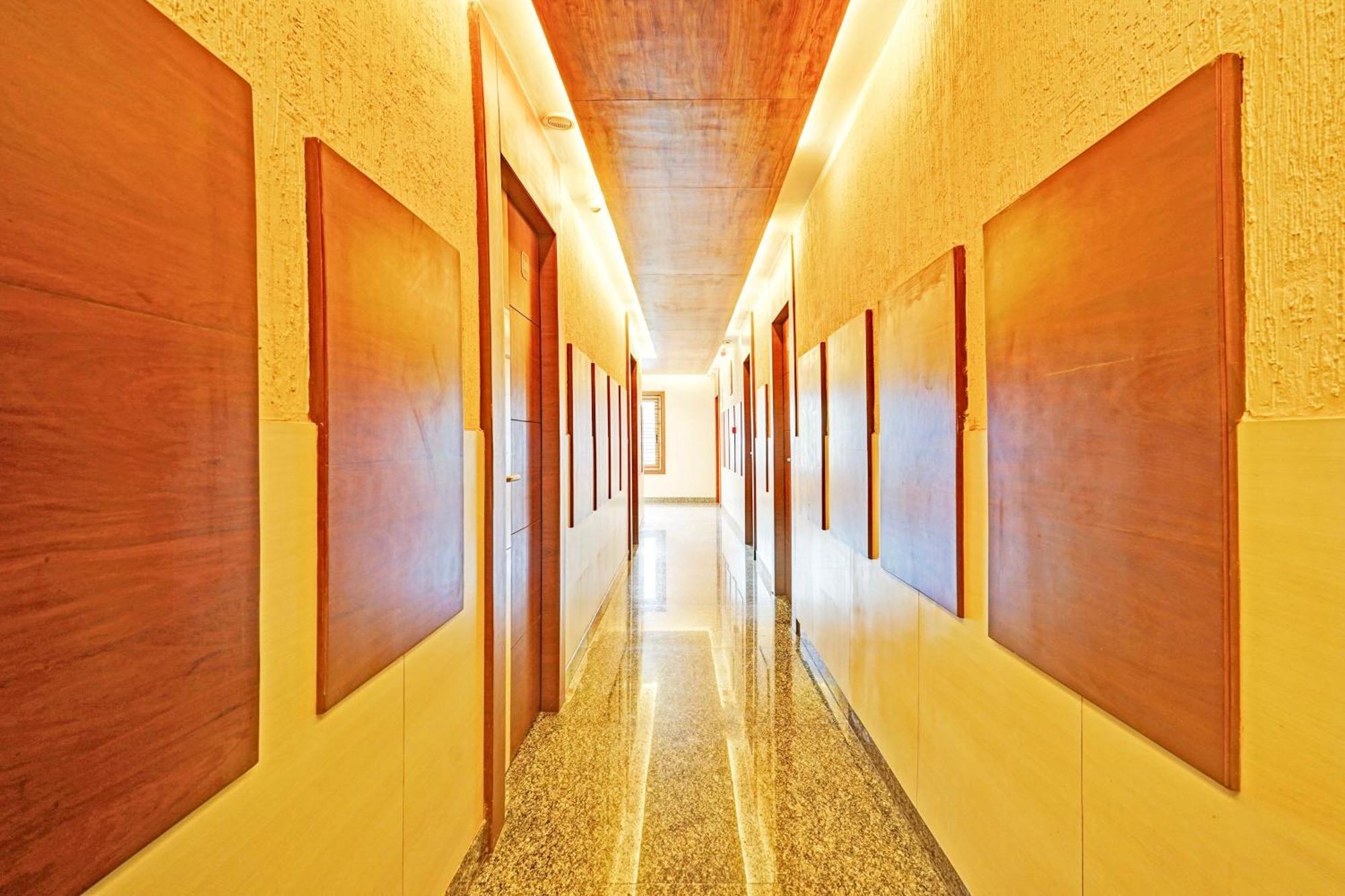 Super Townhouse Indiranagar Hotel บังกาลอร์ ภายนอก รูปภาพ