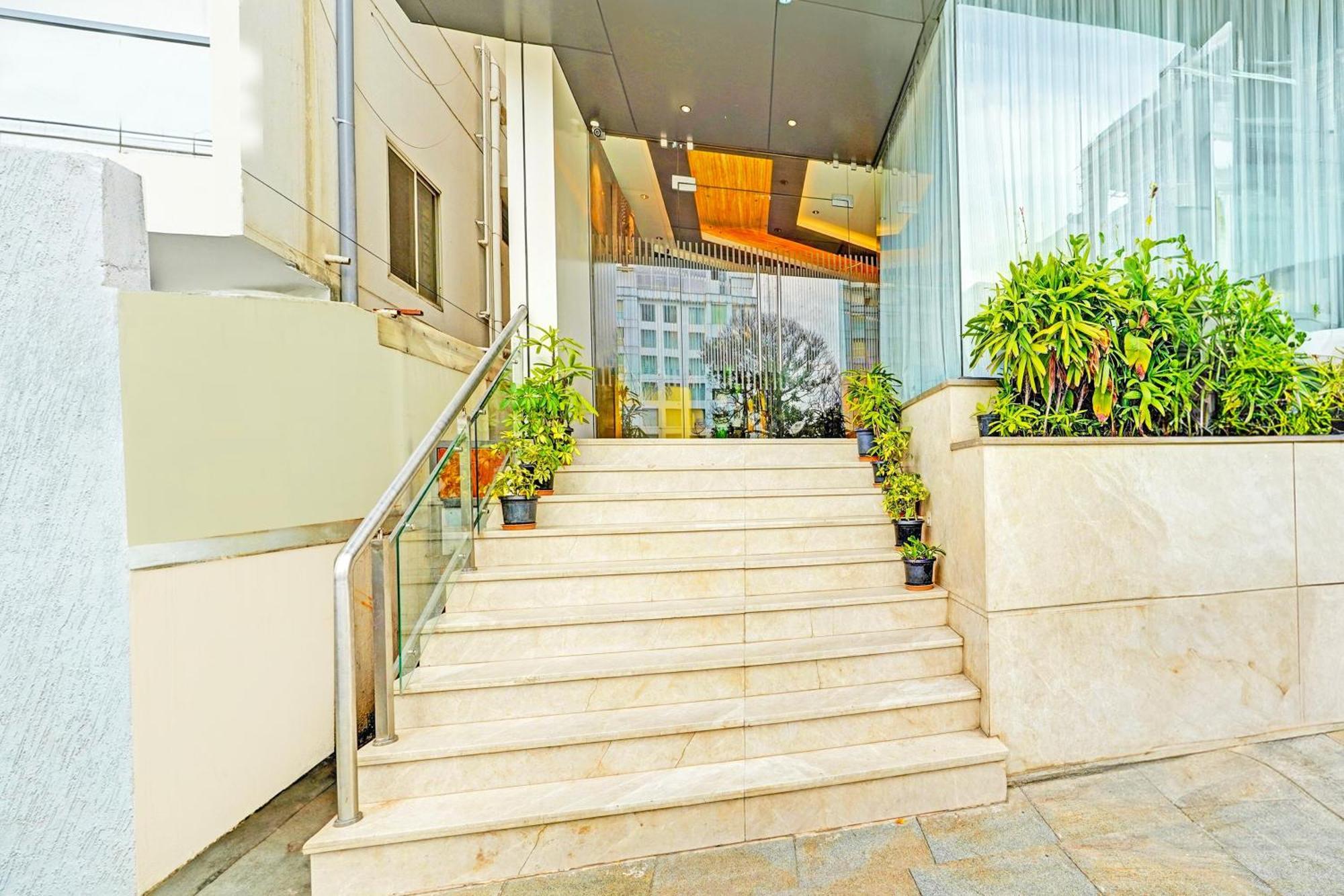 Super Townhouse Indiranagar Hotel บังกาลอร์ ภายนอก รูปภาพ