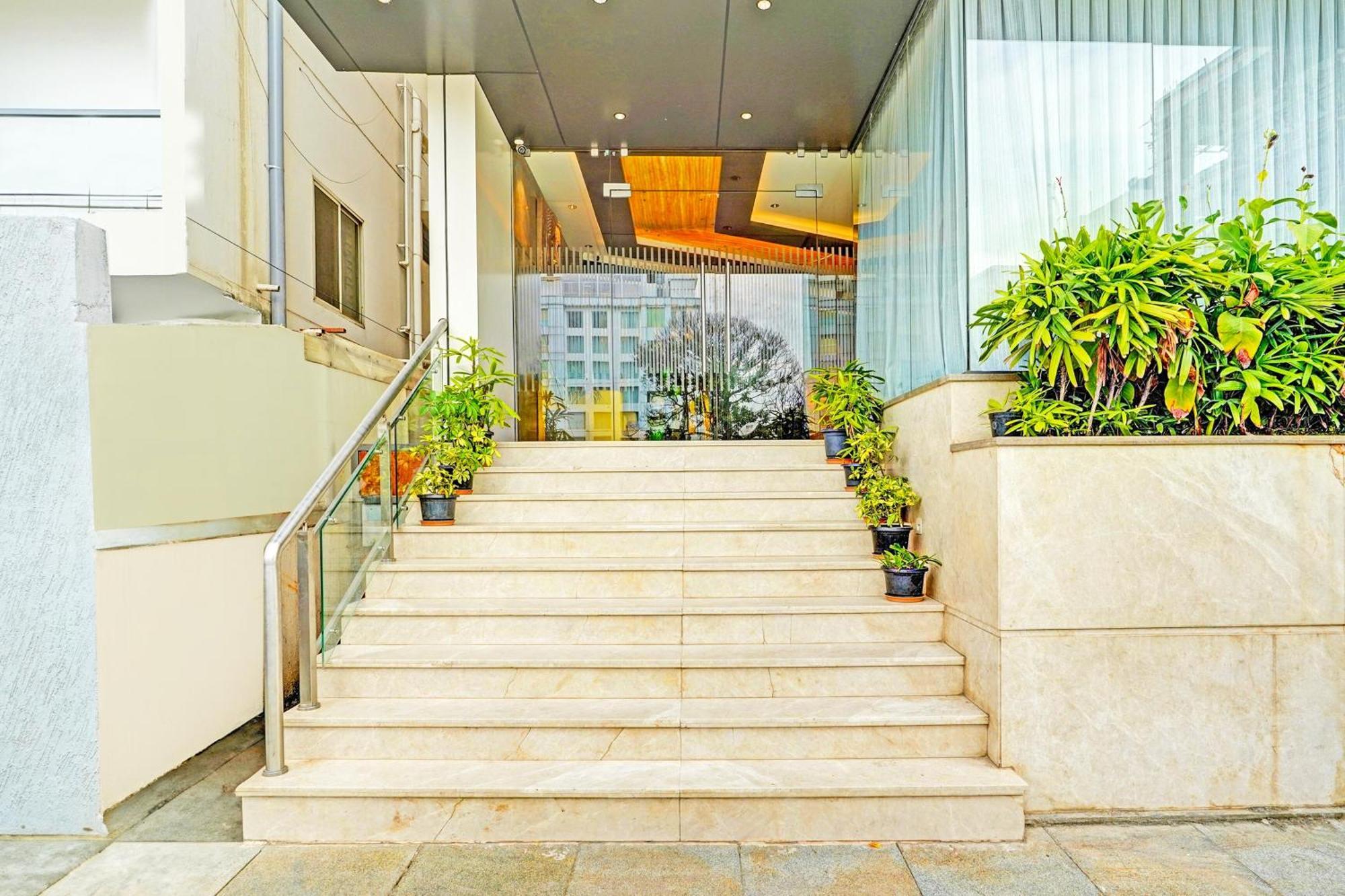 Super Townhouse Indiranagar Hotel บังกาลอร์ ภายนอก รูปภาพ