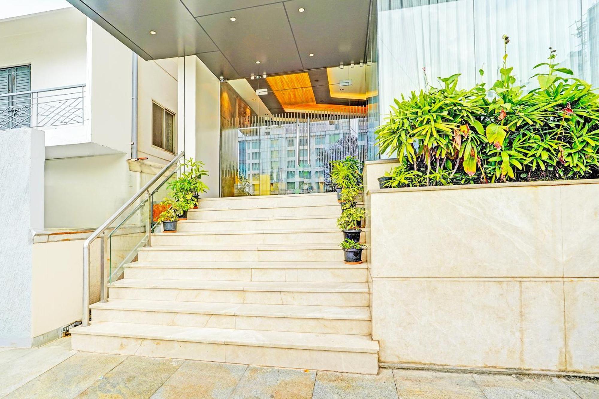 Super Townhouse Indiranagar Hotel บังกาลอร์ ภายนอก รูปภาพ