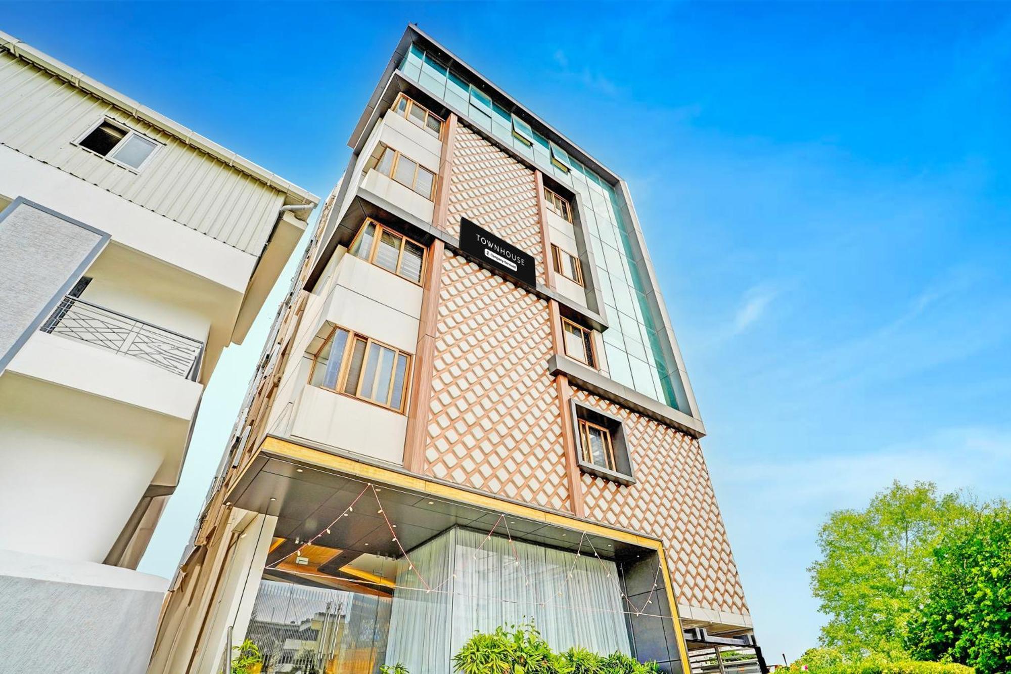 Super Townhouse Indiranagar Hotel บังกาลอร์ ภายนอก รูปภาพ