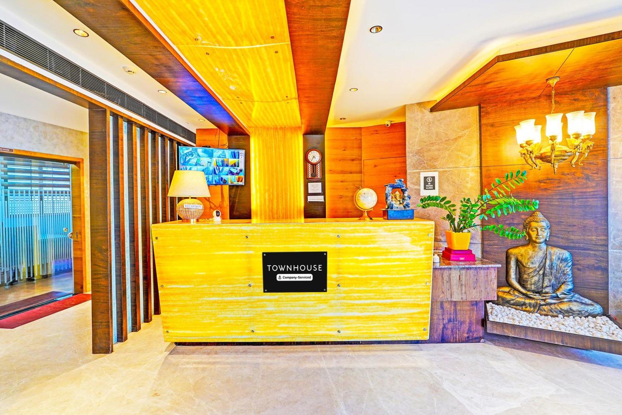 Super Townhouse Indiranagar Hotel บังกาลอร์ ภายนอก รูปภาพ